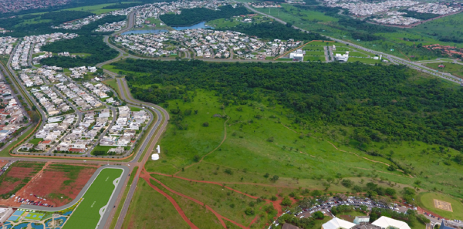 Vista aérea de Goiânia, condomínios Alphaville..